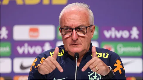 Foto: Lucas Figueiredo/Getty Images - Dorival Jr. durante entrevista