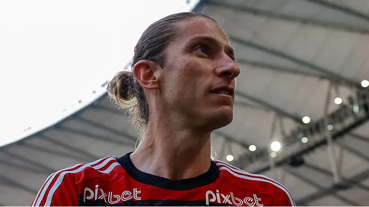 Filipe Luís, ídolo e técnico do Sub-17 do Fla