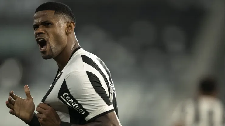 Júnior Santos comemorando o gol do Botafogo na Libertadores