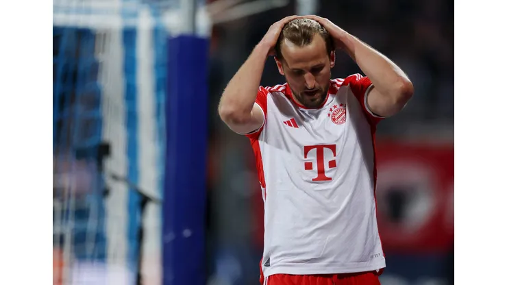 Harry Kane em partida da Bundesliga (Foto: Lars Baron/Getty Images)