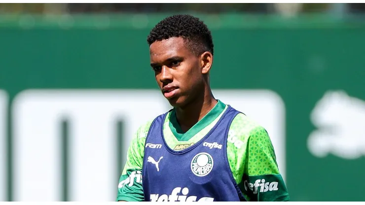 Estêvão em treino na Academia de Futebol. A Cria é pivô de negociações intensas