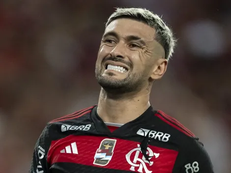 Suárez vira garçom de Arrascaeta e vídeo viraliza na web