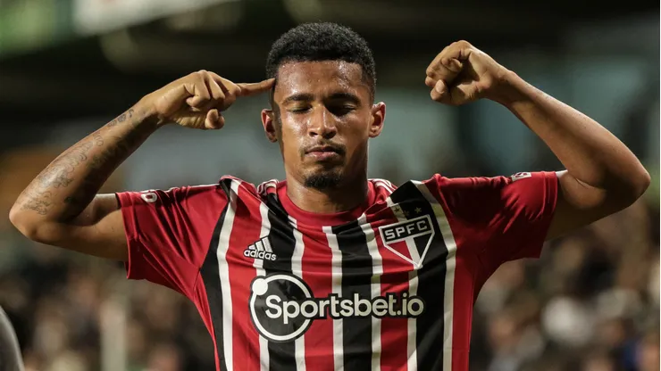 Marcos Paulo pode jogar no Brasil em 2024.