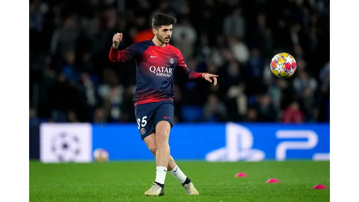 Beraldo foi titular contra o Borussia Dortmund