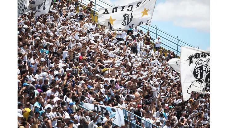 Torcida do Santos poderá retornar 100% aos estádios no jogo contra o Ituano pela Série B