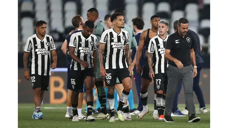 Técnico Artur Jorge e elenco do Botafogo estão trazendo novos ventos ao clube em 2024 (Foto: Wagner Meier/Getty Images)