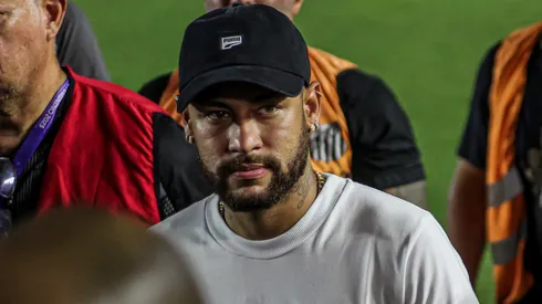 Neymar não divulgou nas redes sociais, mas vem ajudando os moradores do Rio Grande do Sul