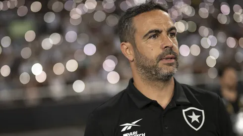 Artur Jorge tem desafio contra equatorianos.