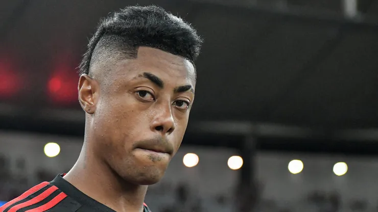 Bruno Henrique foi titular contra o Bragantino, mas começa do banco no Chile