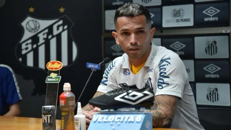 Foto: Divulgação/Santos - Santos inicia conversas para pagar dívida de Carbajal