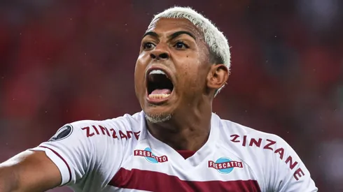 John Kennedy comemorando gol durante partida entre Internacional e Fluminense, no Estádio Beira-Rio, pela semifinal da Copa Libertadores da América, no dia 04/10/2023.