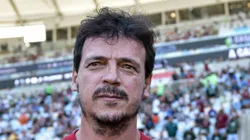 Fernando Diniz durante partida contra o Vasco. Técnico pode liberar atacante para o Exterior.