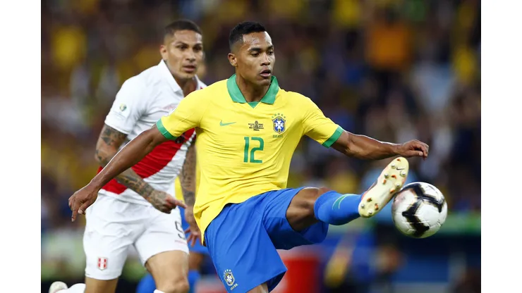 Alex Sandro tem nome pedido pelos são-paulinos.