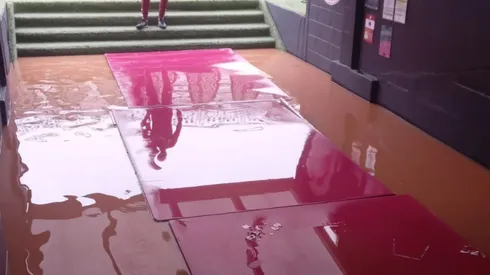 Túnel de acesso do estádio Beira-Rio já estava submerso no sábado.