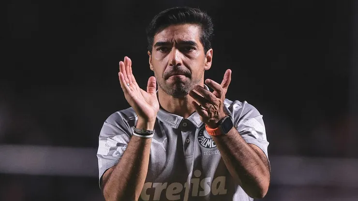 SP - SAO PAULO - 29/04/2024 - BRASILEIRO A 2024, SAO PAULO X PALMEIRAS - Abel Ferreira tecnico do Palmeiras durante partida contra o Sao Paulo no estadio Morumbi pelo campeonato Brasileiro A 2024. Foto: Ettore Chiereguini/AGIF