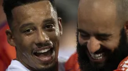 Ratão e Danilo Fernandes comemorando gol da vitória do Bahia no Nilton Santos