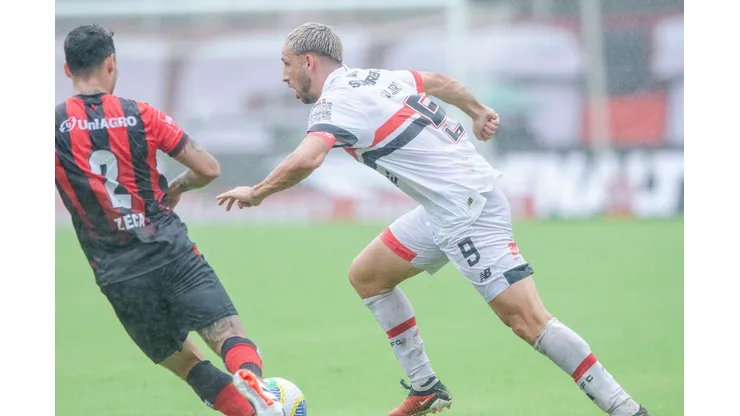 Calleri jogador do Sao Paulo durante partida contra o Vitoria pelo Brasileirão. Foto: Jhony Pinho/AGIF