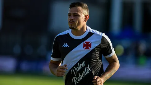 Hugou Mouta atuando pelo Vasco no Campeonato Brasileiro de 2024. Foto: Thiago Ribeiro/AGIF