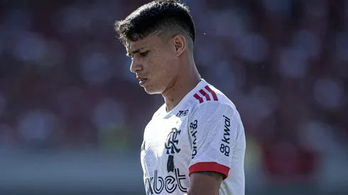 Pênalti em Luiz Araújo não foi marcado pelo VAR