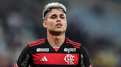 Torcida do Flamengo saiu na bronca com a não marcação do pênalti