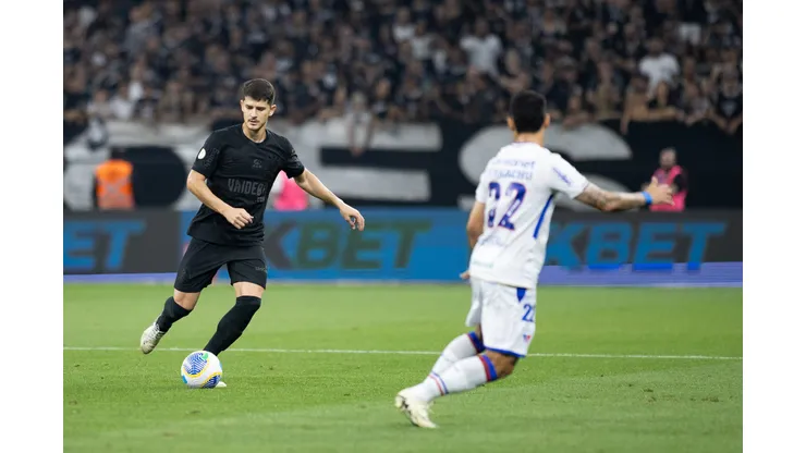 Corinthians durante partida contra o Fortaleza. Foto: Fabio Moreira Pinto/AGIF