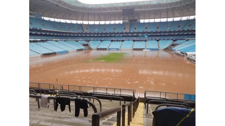 Arena do Grêmio sofreu com a enchente neste sábado.