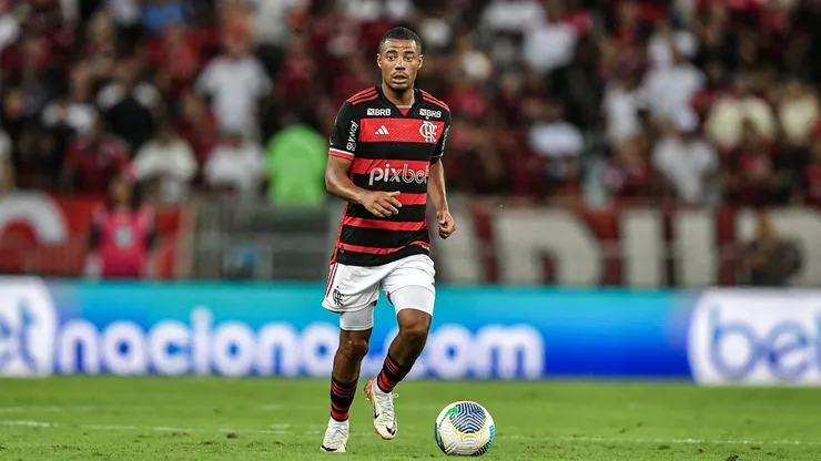 De La Cruz se envolveu em lance polêmico contra o RB Bragantino