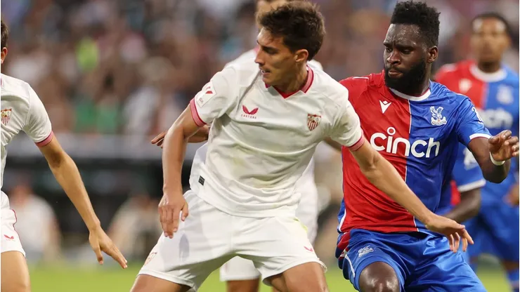 Federico Gattoni, zagueiro do Sevilla, foi especulado no Flamengo, mas clube descarta