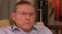 Milton Neves em entrevista em sua casa em entrevista para a Record. Foto: YouTube / Câmera Record