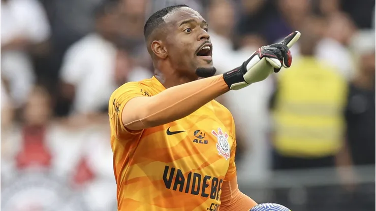 Carlos Miguel tem contrato com o Corinthians até 2025