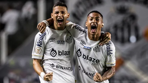 Deivid e Ângelo foram negociados pelo Santos com o Chelsea, da Inglaterra, por meio de Giuliano Bertolucci