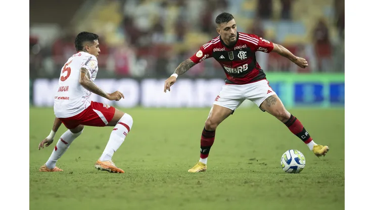 De Arrascaeta jogador do Flamengo durante partida contra o Bragantino. Foto: Jorge Rodrigues/AGIF