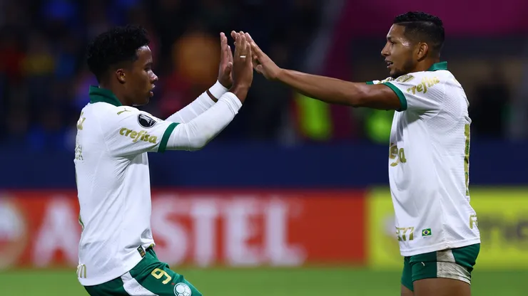 Palmeiras desembarga no Uruguai para enfrentar o Liverpool pela Libertadores.