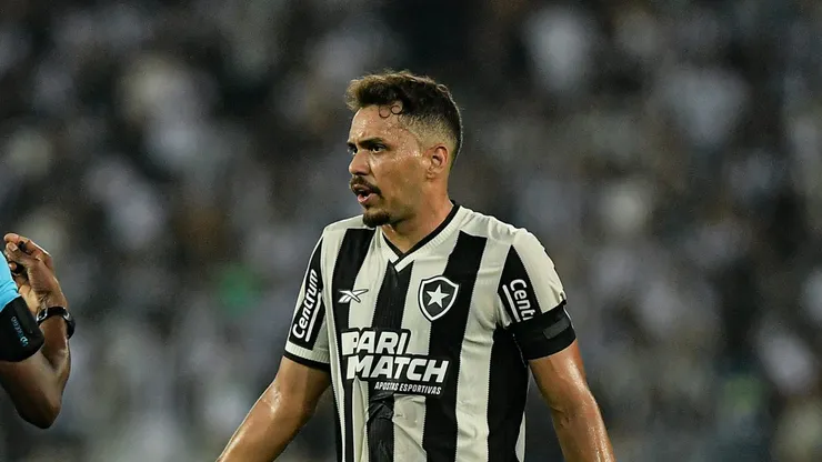Eduardo foi o capitão do time no jogo de ontem. Foto: Thiago Ribeiro/AGIF