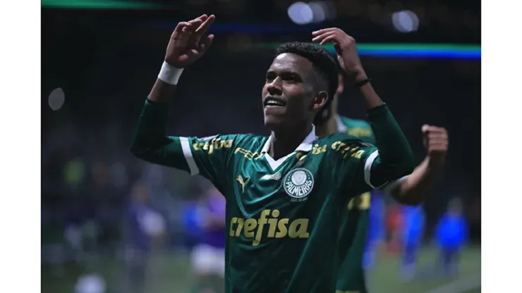 Foto: Ettore Chiereguini/AGIF - Estêvão garantiu a vitória do Palmeiras sobre o Botafogo-SP por 2 a 1 nesta quinta-feira (2) pela Copa do Brasil