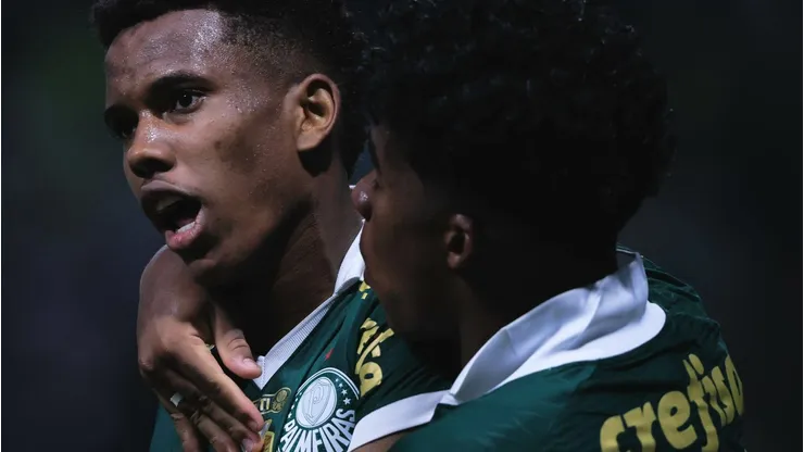 Estevão e Endrick em Palmeiras x Botafogo-SP brilharam pela Copa do Brasil - Foto: Thiago Ribeiro/ AGIF
