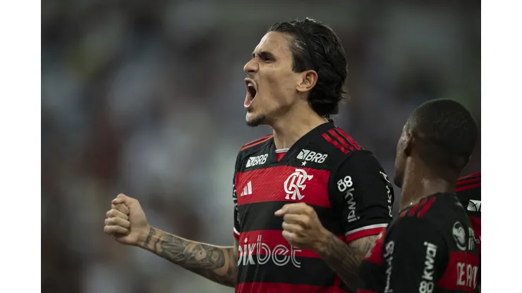Flamengo de Pedro é o que mais lucra com patrocínio de camisa no Brasil.
