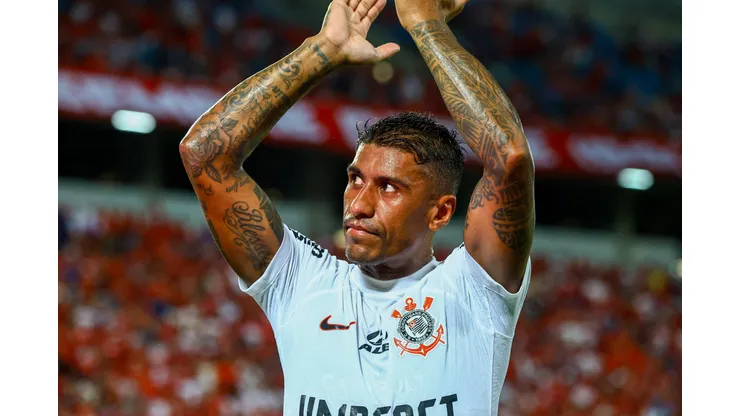 Paulinho foi bastante acionado no treino desta sexta-feira no CT Joaquim Grava