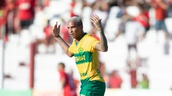 MT - RONDONOPOLIS - 06/04/2024 - MATO-GROSSENSE 2024, UNIAO RONDONOPOLIS X CUIABA FINAL - Deyverson jogador do Cuiaba durante partida contra o Uniao Rondonopolis no estadio Caldeirao pelo campeonato Mato-grossense 2024. Foto: Gil Gomes/AGIF