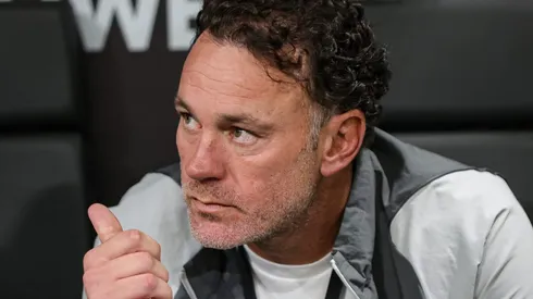 Gabriel Milito, técnico do Atlético, que quer Shola. Flamengo deve ativar compra - Foto: AGIF