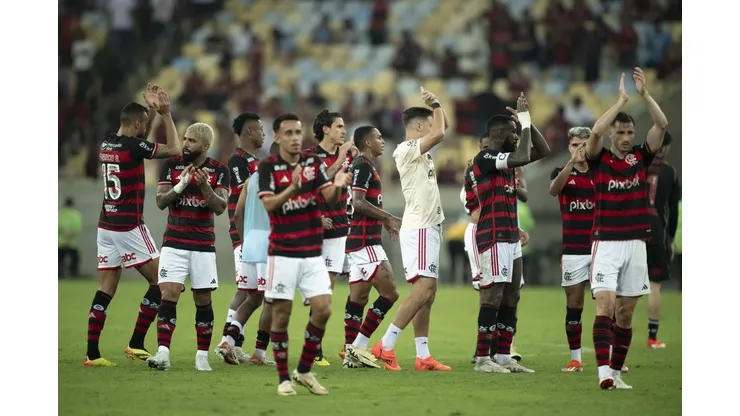 Jogadores do Flamengo saudam torcida após a partida contra o Amazonas no Maracana pela Copa do Brasil 2024. Foto: Jorge Rodrigues/AGIF