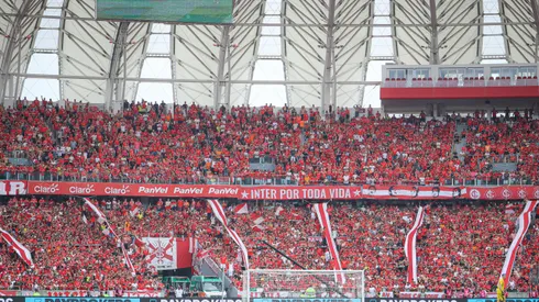 Torcedores do Inter são convocados para ajudar vítimas da tragédia no RS.