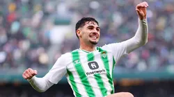 Johnny em ação pelo Real Betis. O Colorado monitora a situação do volante no mercado