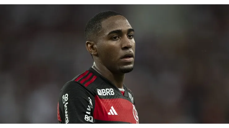 Lorran começa a ganhar espaço no time de Tite