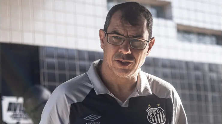 Carille ligou para Pedrinho chegar ao Santos - Foto: Raul Baretta/ Santos FC.