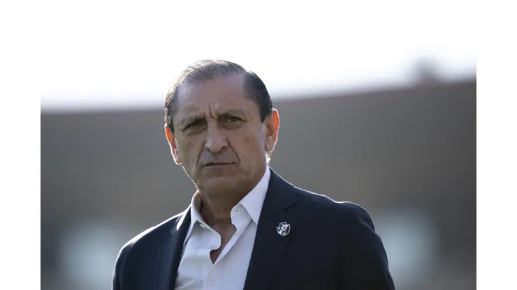 RJ - RIO DE JANEIRO - 27/04/2024 - BRASILEIRO A 2024, VASCO X CRICIUMA - Ramon Diaz tecnico do Vasco durante partida contra o Criciuma no estadio Sao Januario pelo campeonato Brasileiro A 2024. Foto: Jorge Rodrigues/AGIF