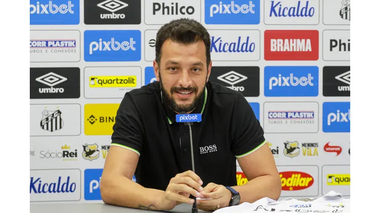 Edu Dracena teve passagem conturbada no Santos