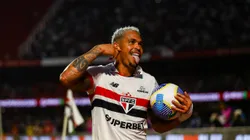 Luciano jogador do São Paulo comemora seu gol durante partida contra o Bahia. Foto: Marco Miatelo/AGIF