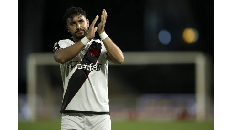 Payet teve substituição contestada no clássico deste sábado.