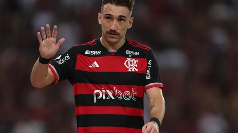 Flamengo encara o Cruzeiro na busca pela permanência na liderança.